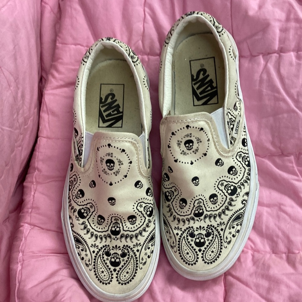 Vans Classic Slip On Bandana Women’s  Casual Sneaker Shoes Great Condition 5.5